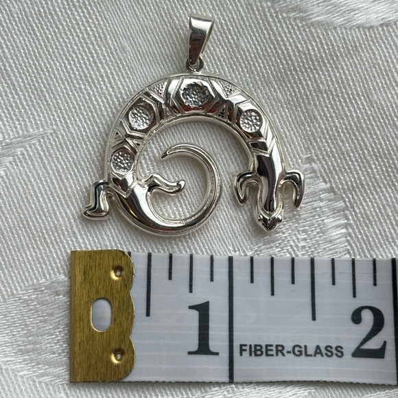 Sterling Silver Salamander or Lizard Pendant - Picture 5 of 6